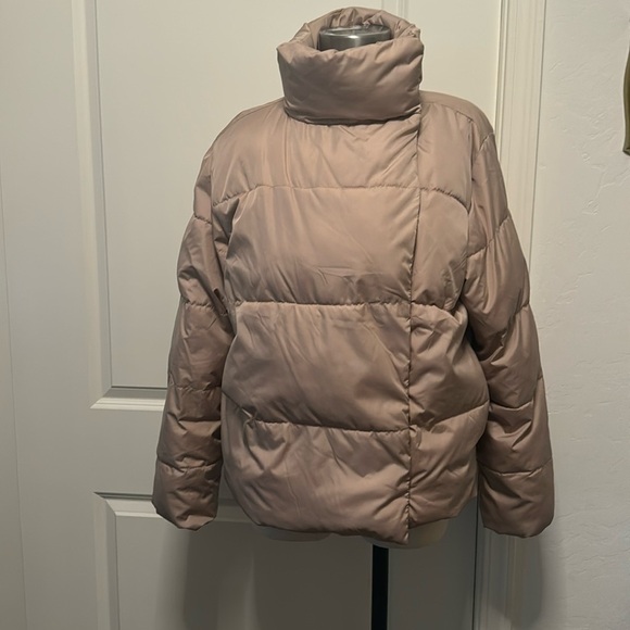 Old Navy Jackets & Blazers - Old Navy Puffer Jacket